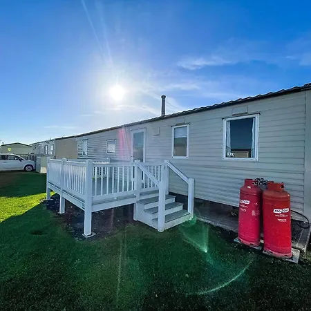 3 Bed, 8 Berth Caravan For Hire At St Osyth Park Near Clacton-On-Sea Ref 28039Cw Экстерьер фото